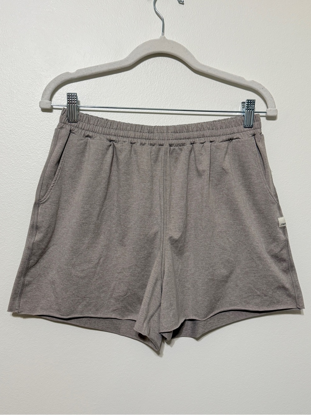 Vuori Women's Boyfriend Shorts Size Small Halo Comfy - Picture 2 of 7